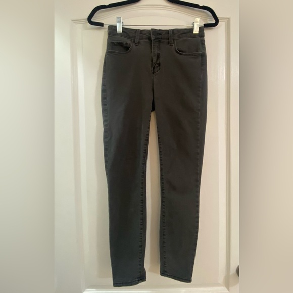 SOLD! L’AGENCE Margot Skinny High Rise in Color Coal (Gray) - Size 26 - Picture 3 of 8